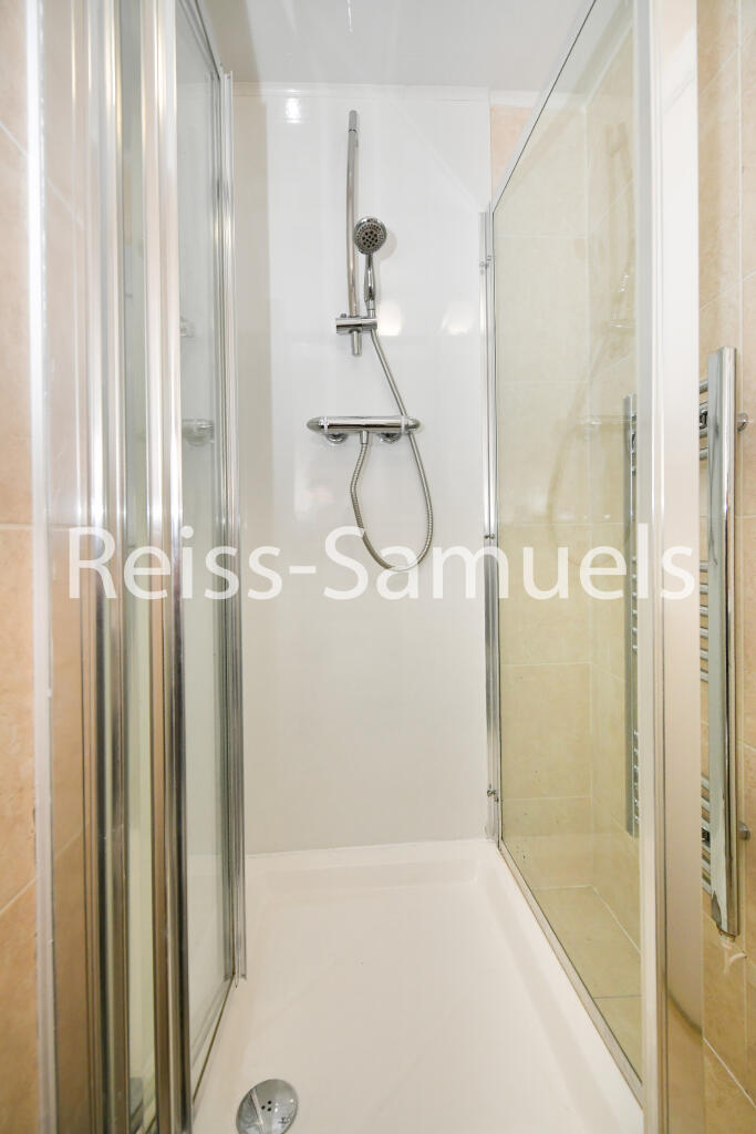 5 bedroom town house for rent