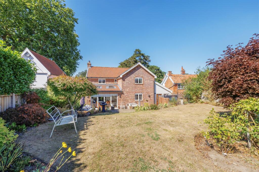House in Ipswich - View 2