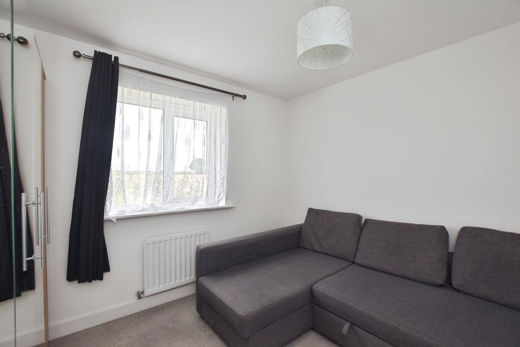 Barton Place, Salisbury                ***VIDEO TOUR*** photo 4