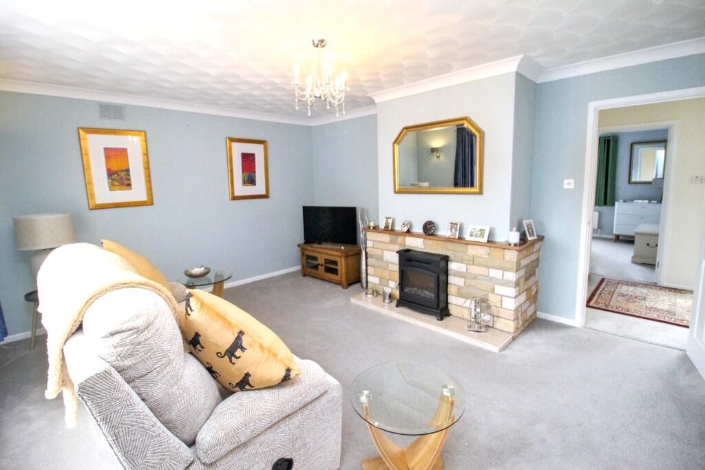 Meadow Close, Holt, Norfolk, NR25 photo 2