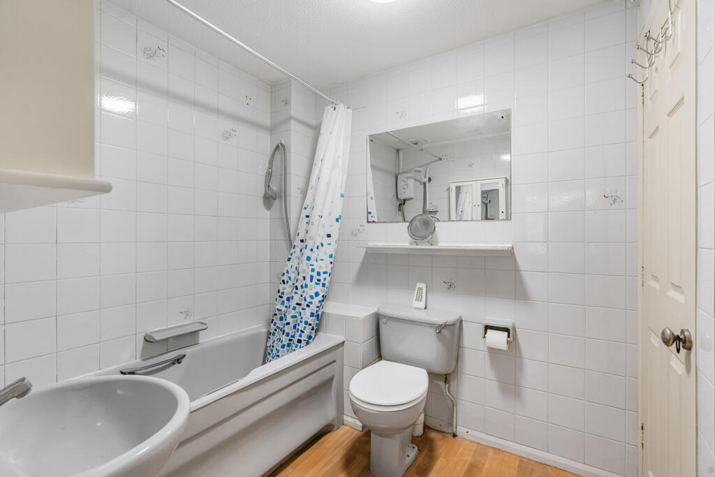 Apartment in Cherwell, Langford Village, Bicester - More