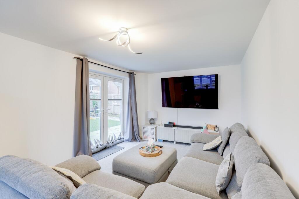 Magee Close, Hucknall, NG15 - View 2