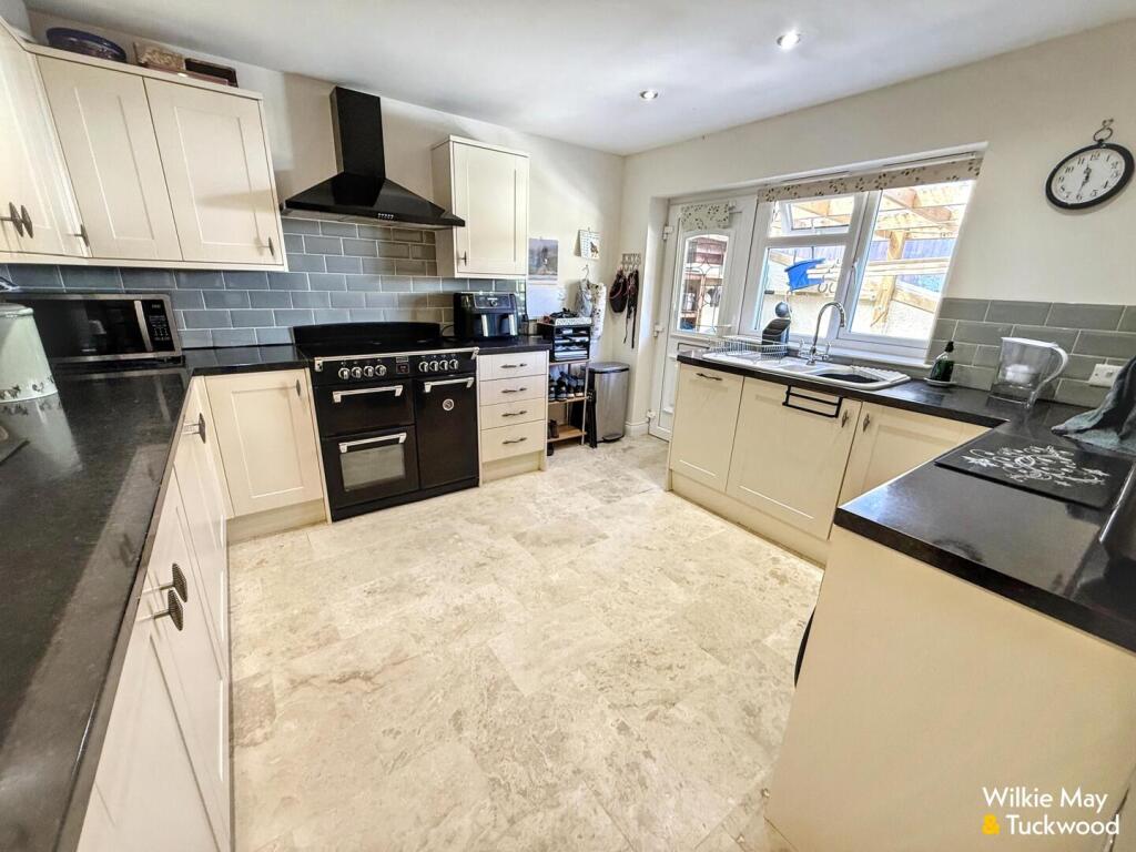 House in Old Cleeve, Hungerford - View 2