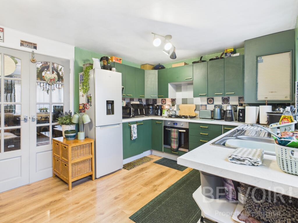 18 Sheridan Way photo 2