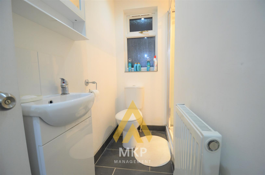6 bedroom terraced house for rent