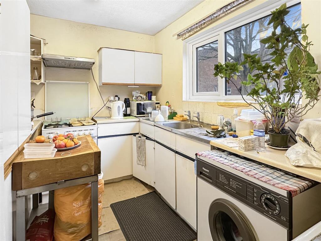 House in Cambridge, Romsey - More
