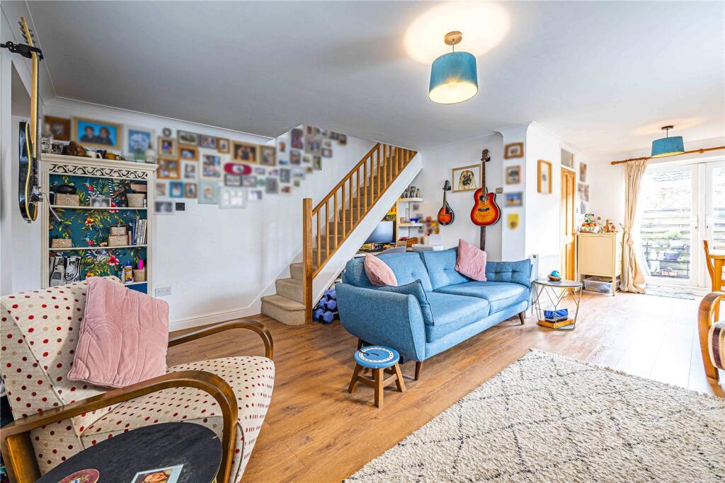 Main image of property: Sarratt Avenue, Woodhall Farm, Hemel Hempstead, Hertfordshire, HP2