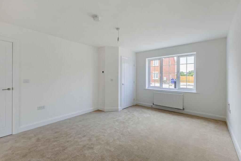 House in Worcester - View 5