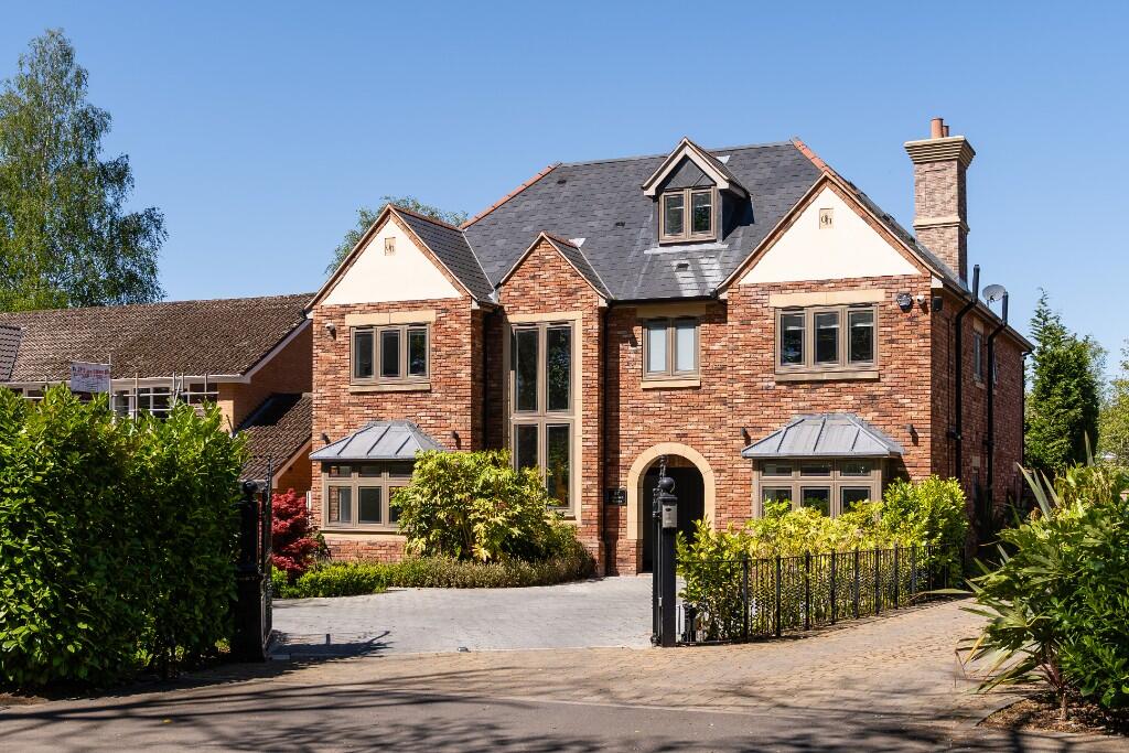Main image of property: Avenue Road, B93