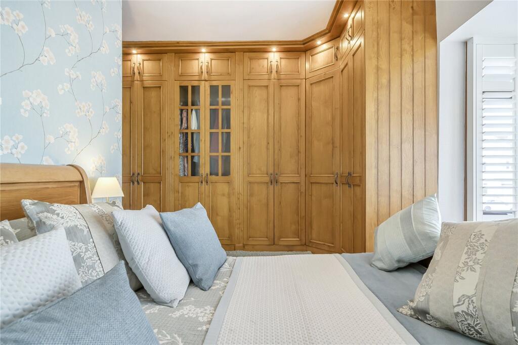 House in Leeds, Newlay, Horsforth - More