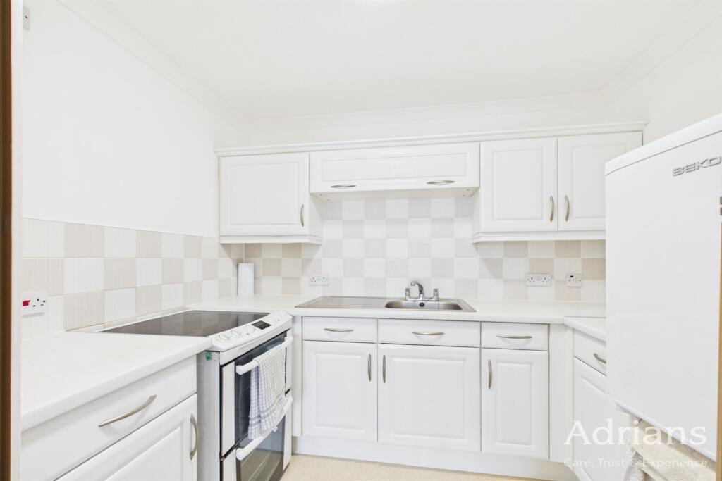 Apartment in Chelmsford, Springfield Park - View 2