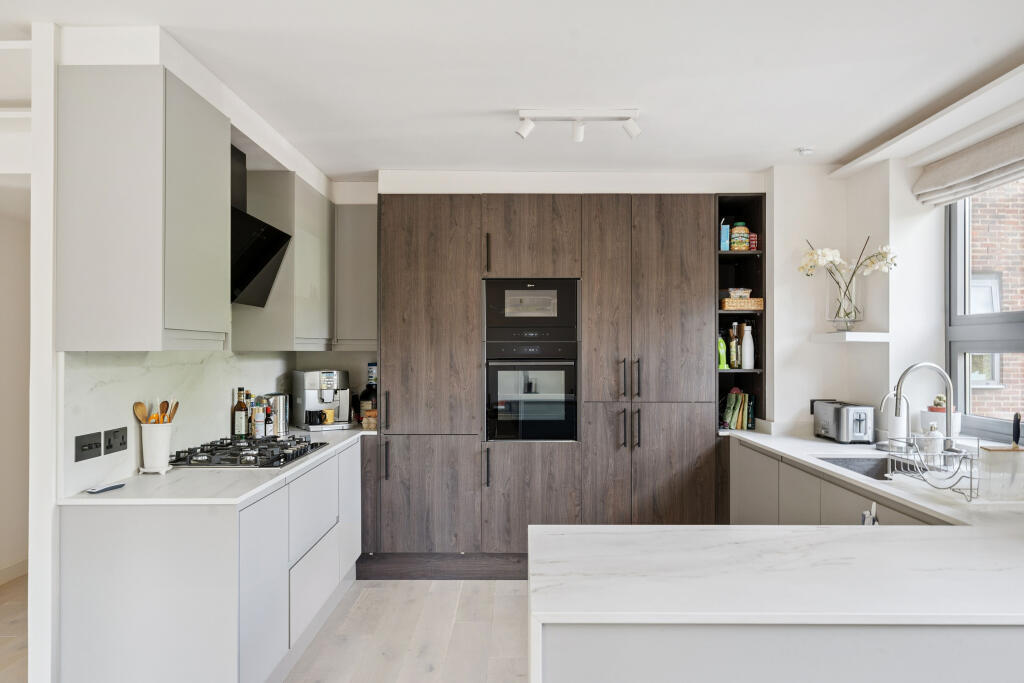 Apartment in London - View 5