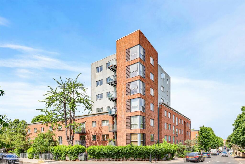 Apartment in London - More