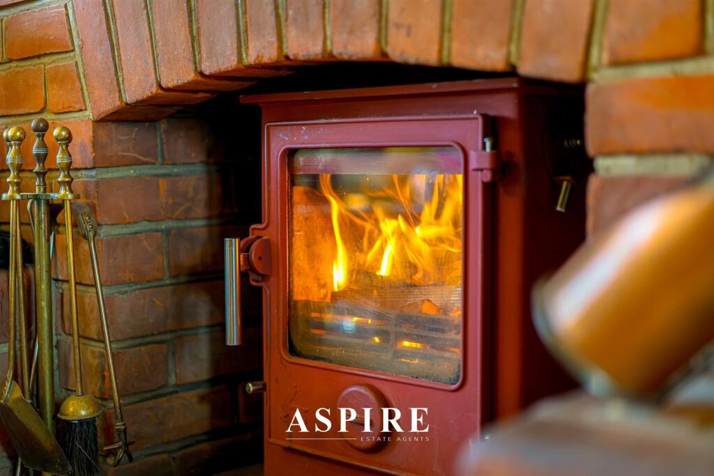 Southend Road, Corringham, Stanford-Le-Hope photo 4