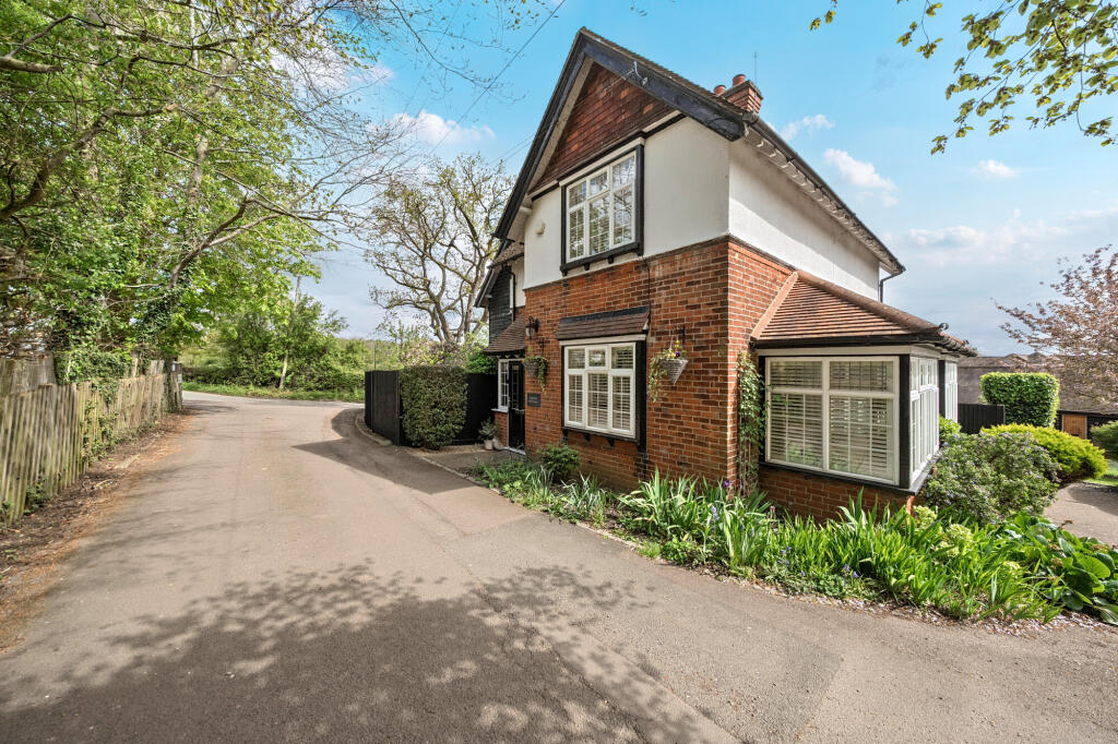 Main image of property: Mangrove Lane, Hertford, SG13