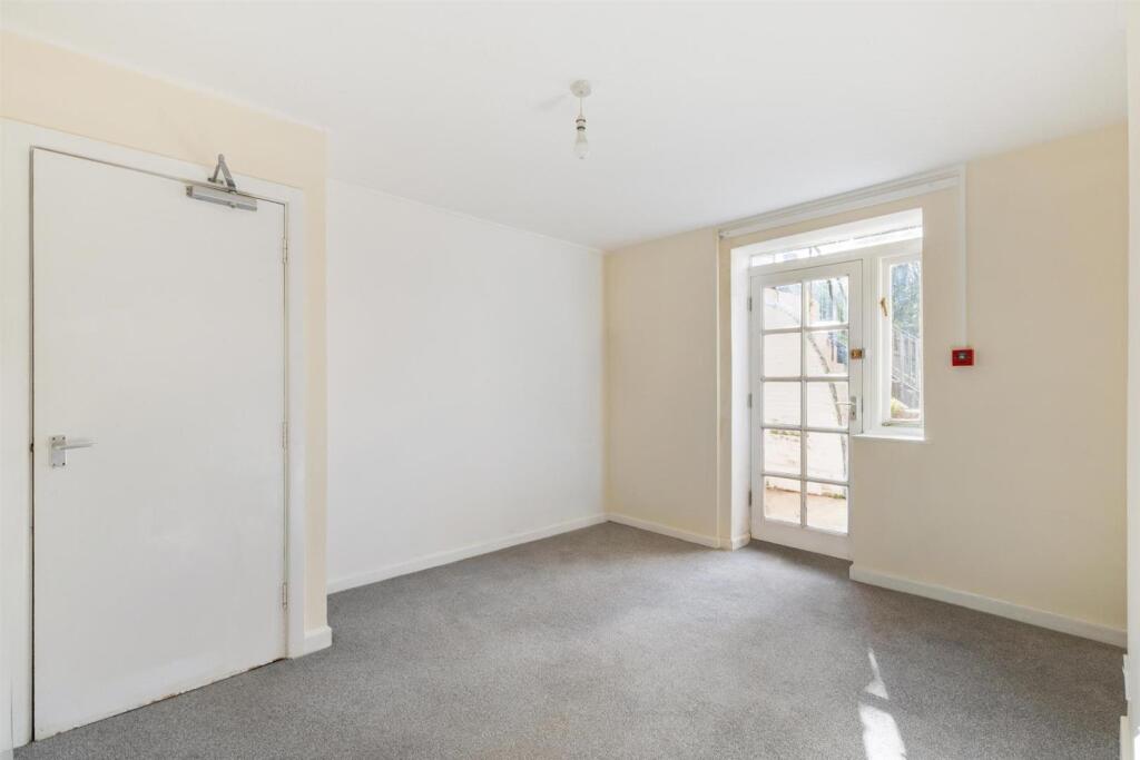 House in Dorchester - View 5