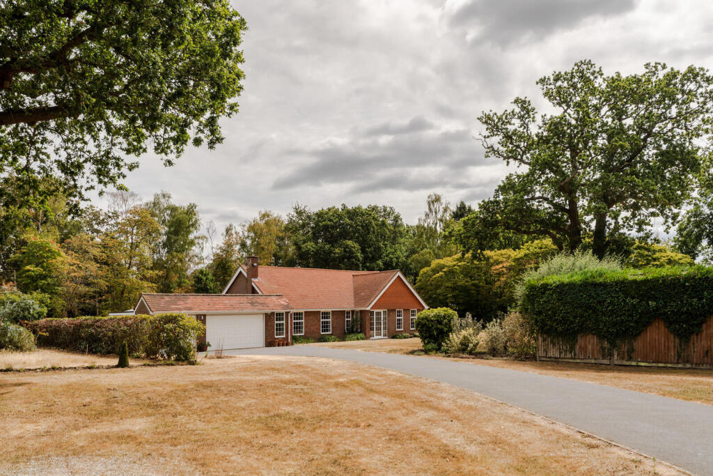 House in Jordans, Chalfont St Giles - More