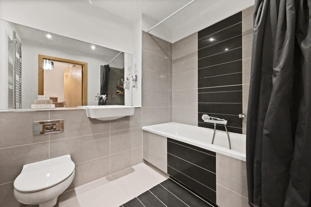 Apartment in Harrow - View 5