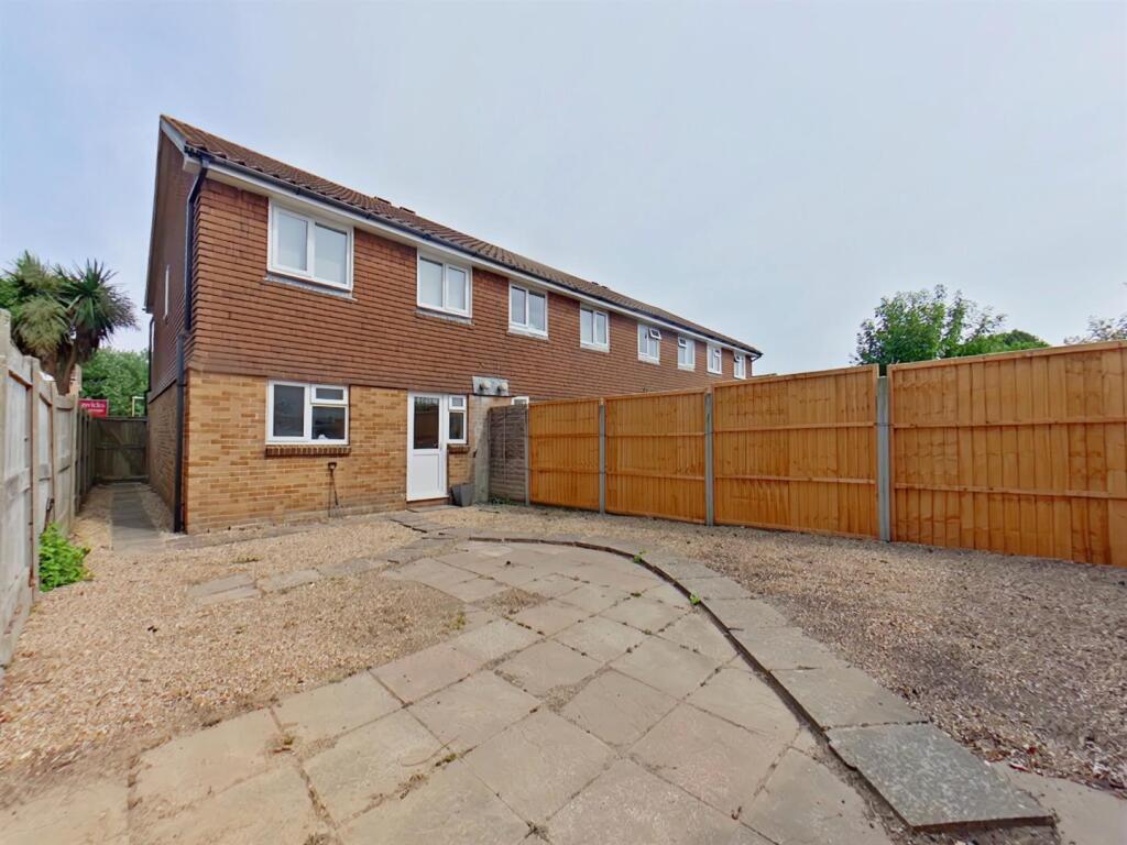 Apartment in Gosport, Lee-on-the-Solent - View 2