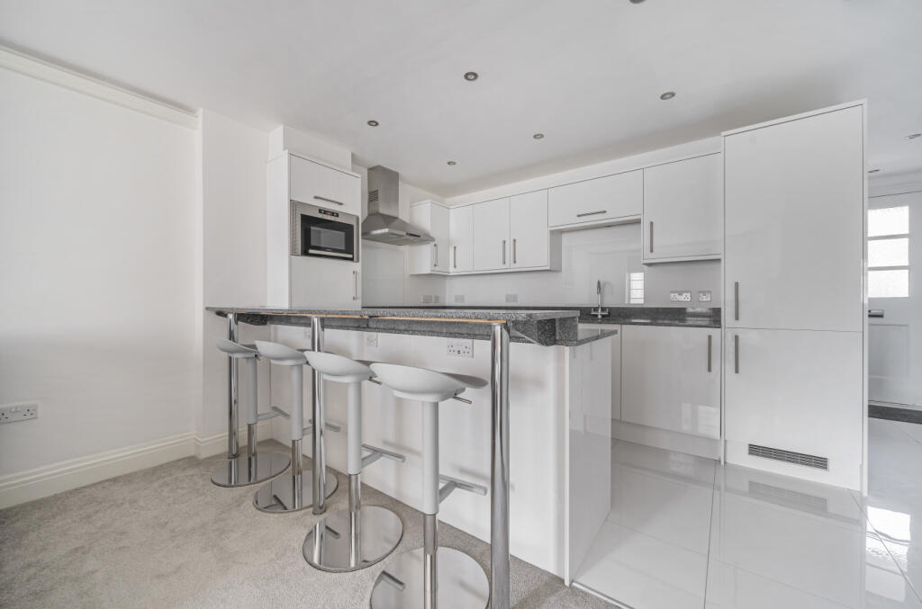 Apartment in London - View 3
