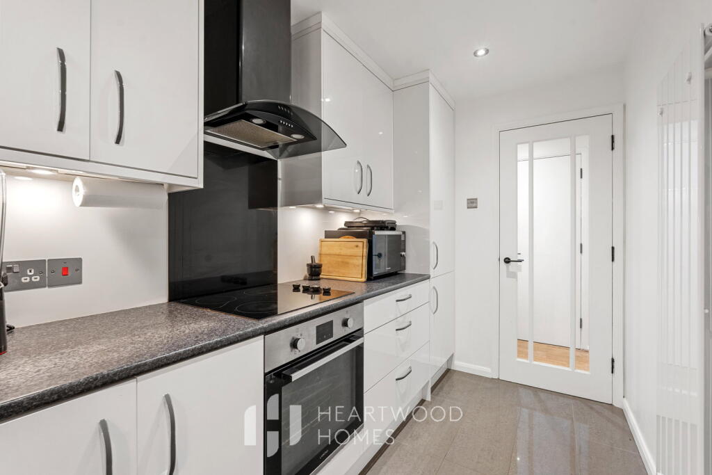 Apartment in St Albans - More