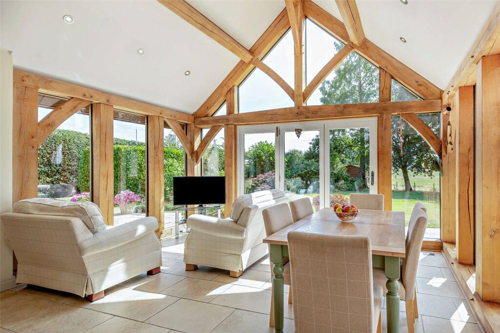 House in Stoke-on-Trent - More
