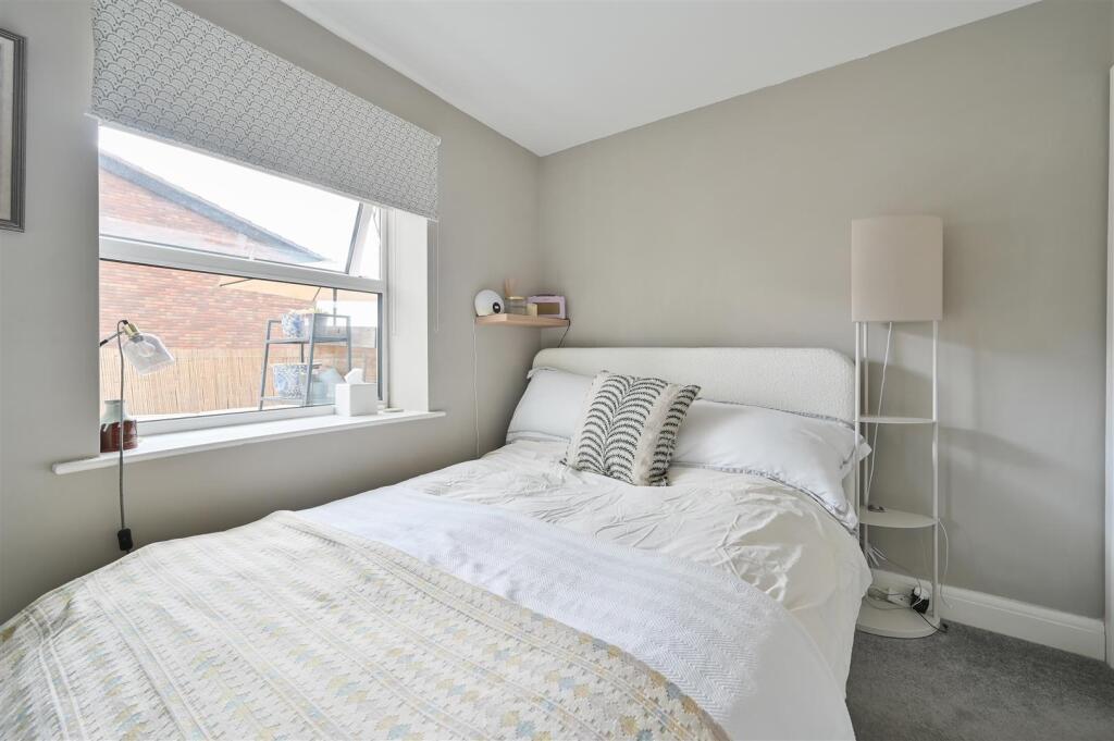 Vaughan Road, Harpenden photo 5