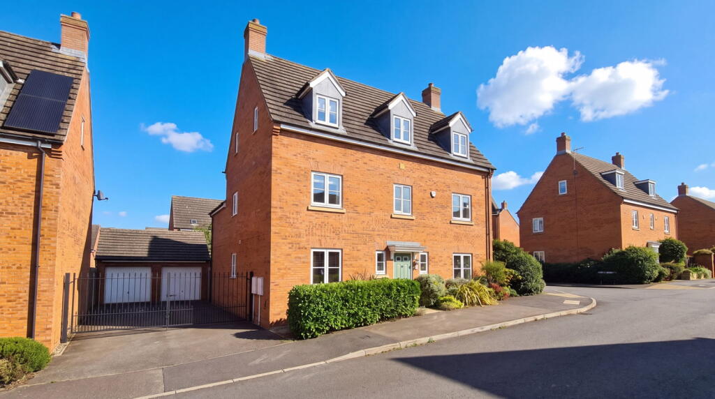 5-bed detached on Tissington Road,Grantham,NG31 7FP, £350,000