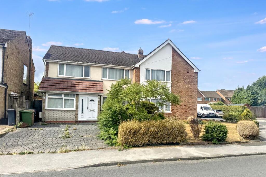 Main image of property: 105 Pear Tree Crescent, Shirley, Solihull, West Midlands, B90 1LF