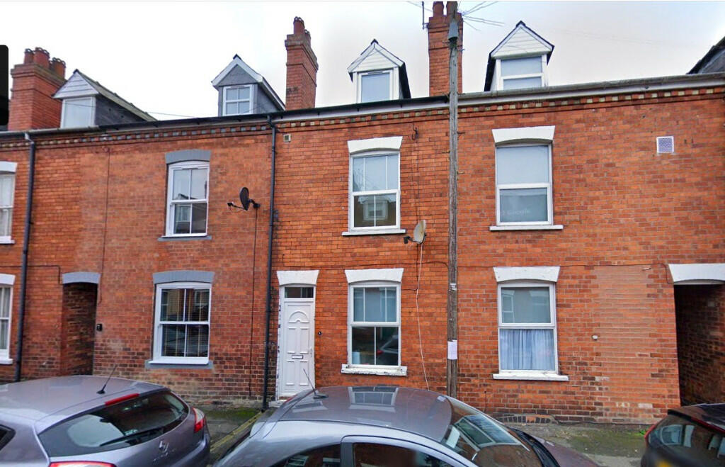 5-bed house on 9 Hereward Street, Lincoln, Lincolnshire, LN1, £260,000