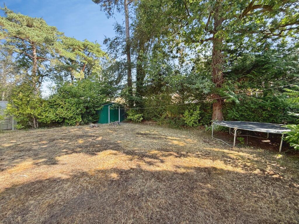 House in Crowthorne, Finchampstead - View 4