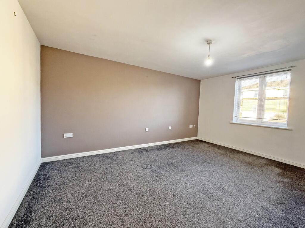 24, Clos Springfield, Talbot Green, Pontyclun, Rhondda Cynon Taff. CF72 8FE photo 3