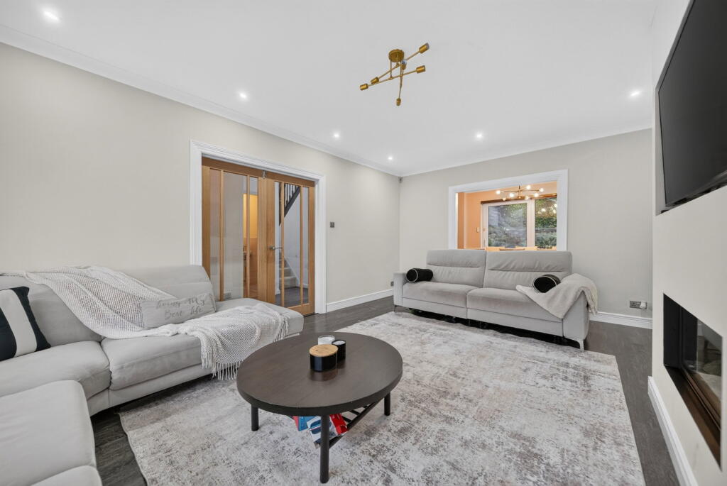House in Wakefield - View 3