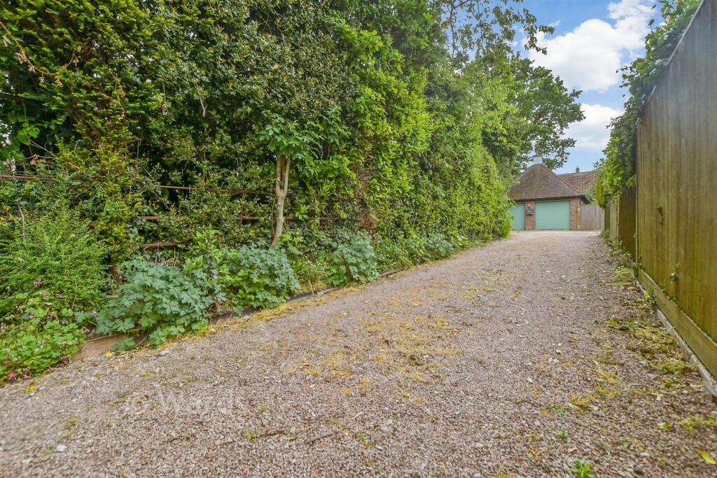 House in Tonbridge - View 4