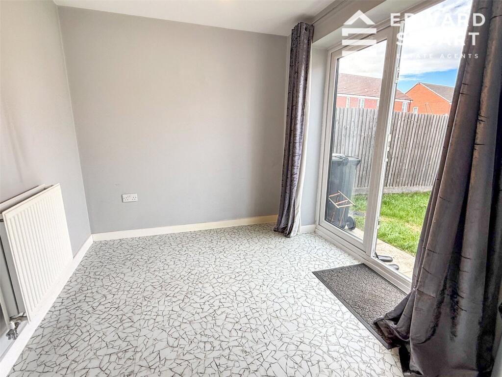 House in Peterborough, Hampton Gardens, City of Peterborough - More
