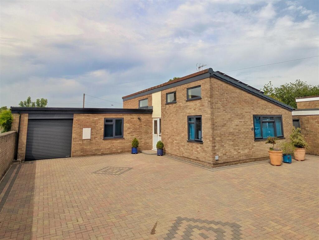 Main image of property: Forsdene Walk, Coalway, Coleford