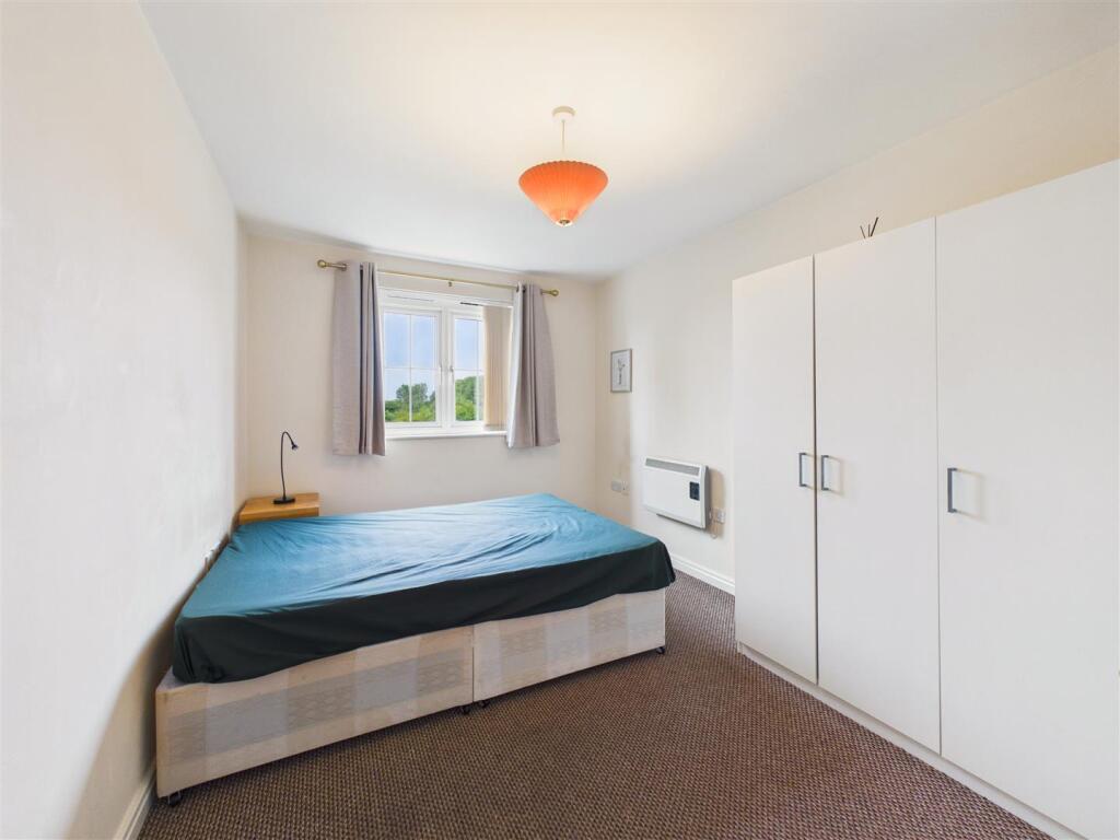 Apartment in Hull, Garrison Side, Victoria Dock - More