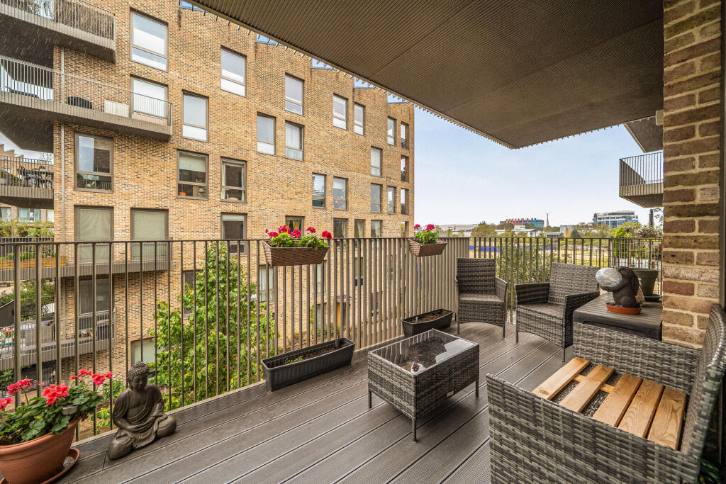 Apartment in Twickenham - View 4