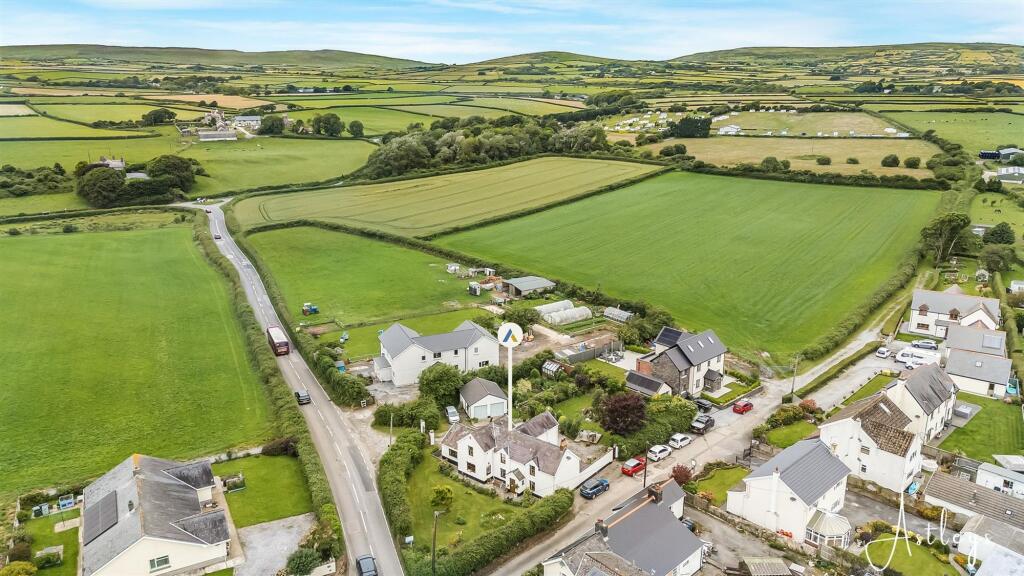 House in Knelston, Port Eynon - View 4