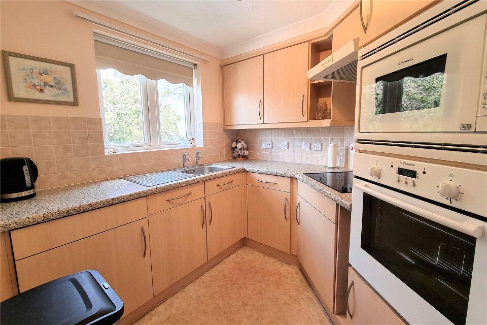 Apartment in Guildford - View 4