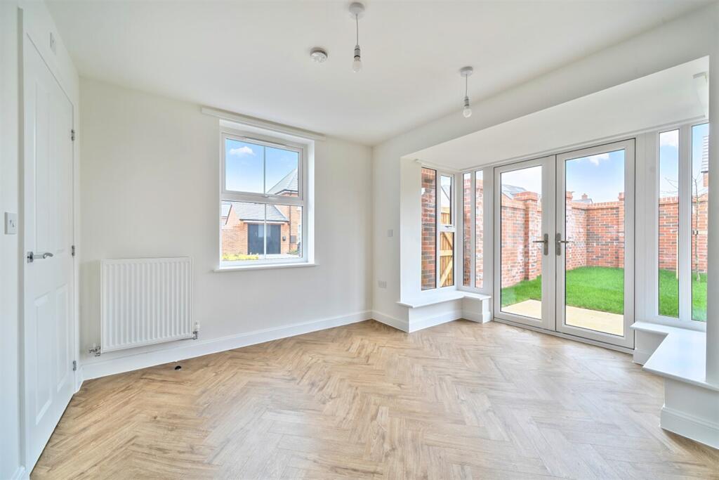 House in Hemel Hempstead - More