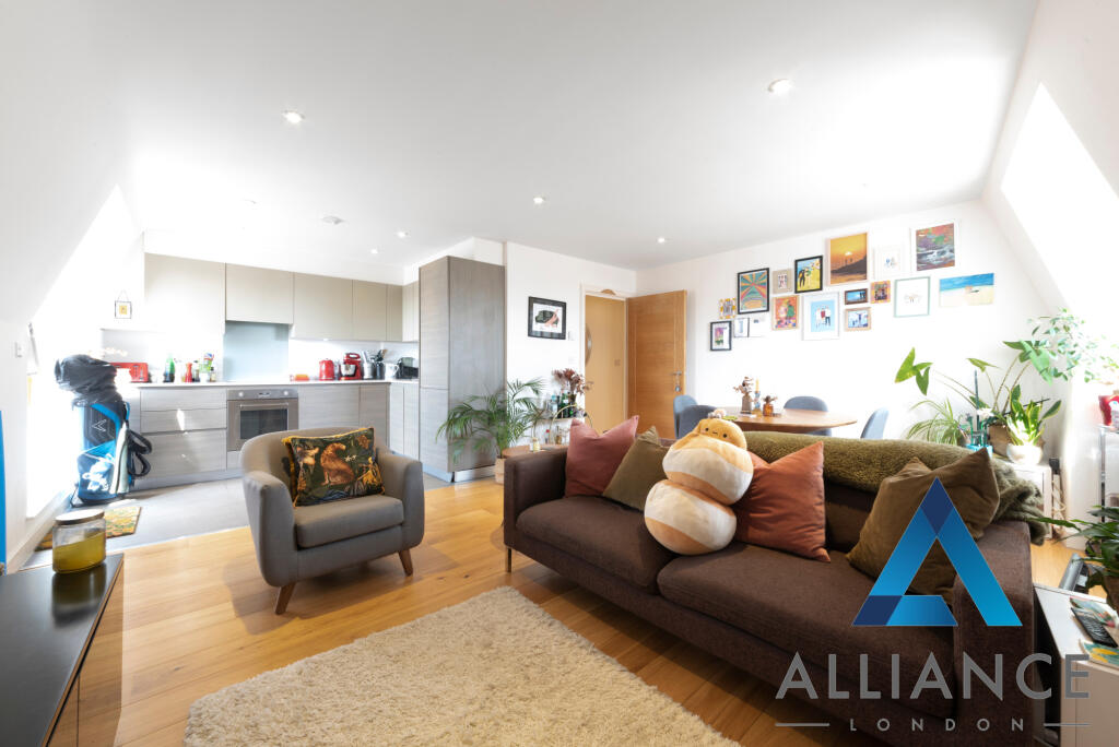 Main image of property: Rockland Apartments, 5 Lakenham Place, Bow, E3