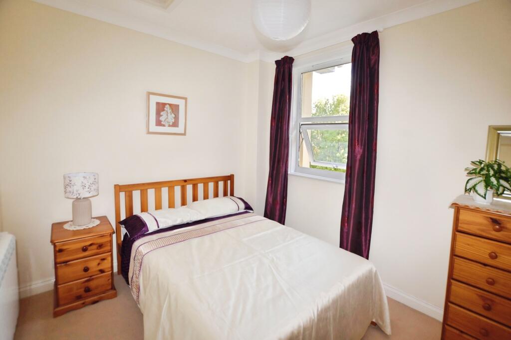 Apartment in Torquay - More