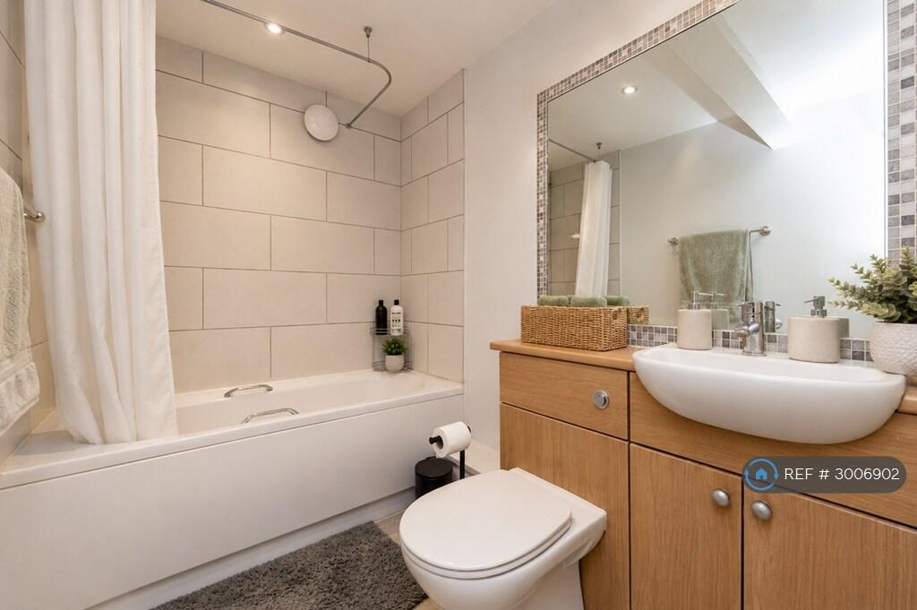 Apartment in Peterborough - More
