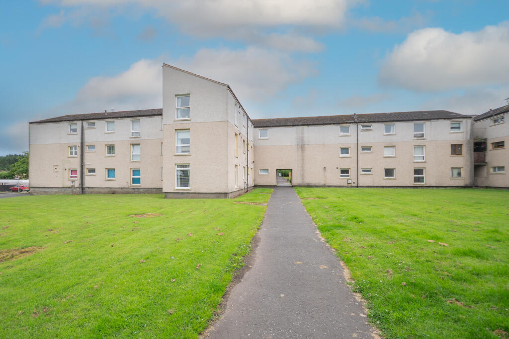 Main image of property: 195 Oak Road, Abronhill, Cumbernauld, North Lanarkshire