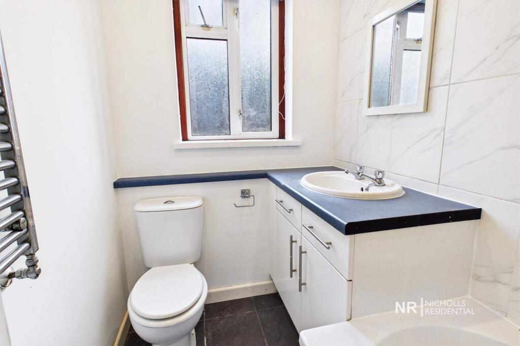 Apartment in Kingston upon Thames - View 5