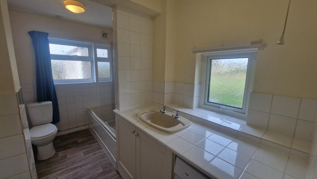 House in Hannington, Swindon - View 4