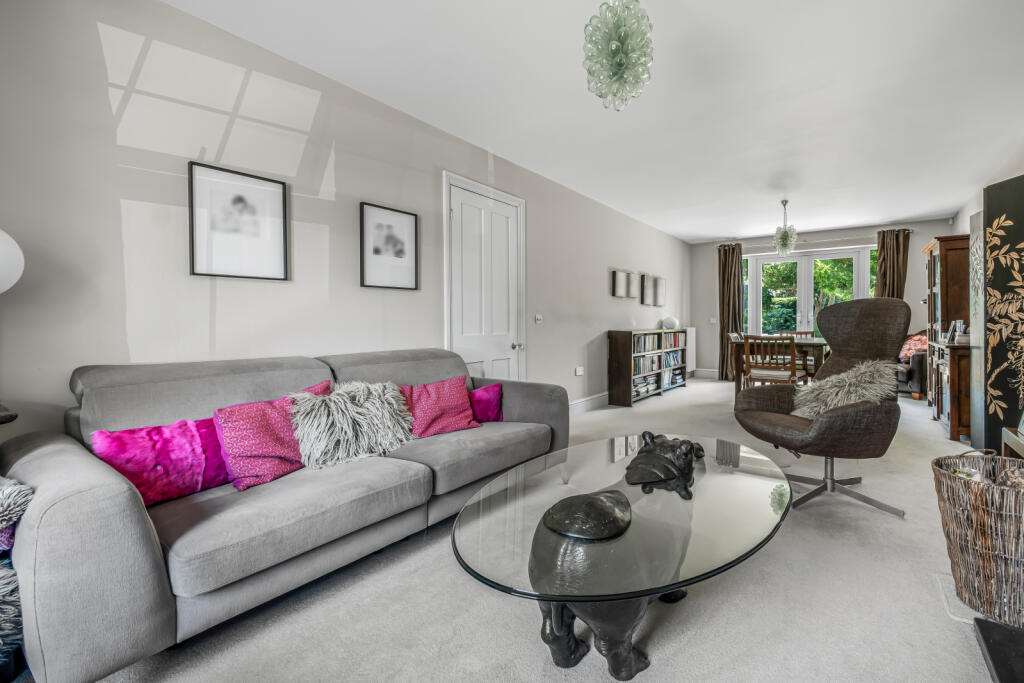House in New Forest, Ringwood - View 4