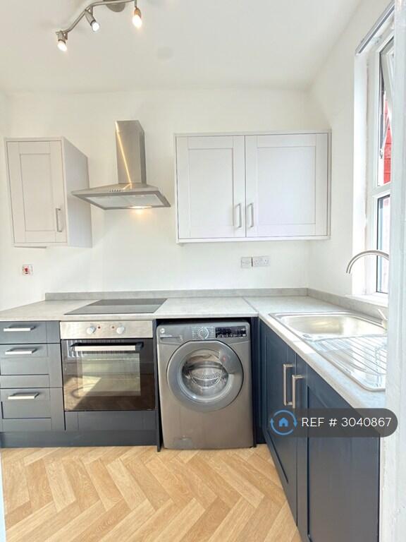 House in Leeds - View 5