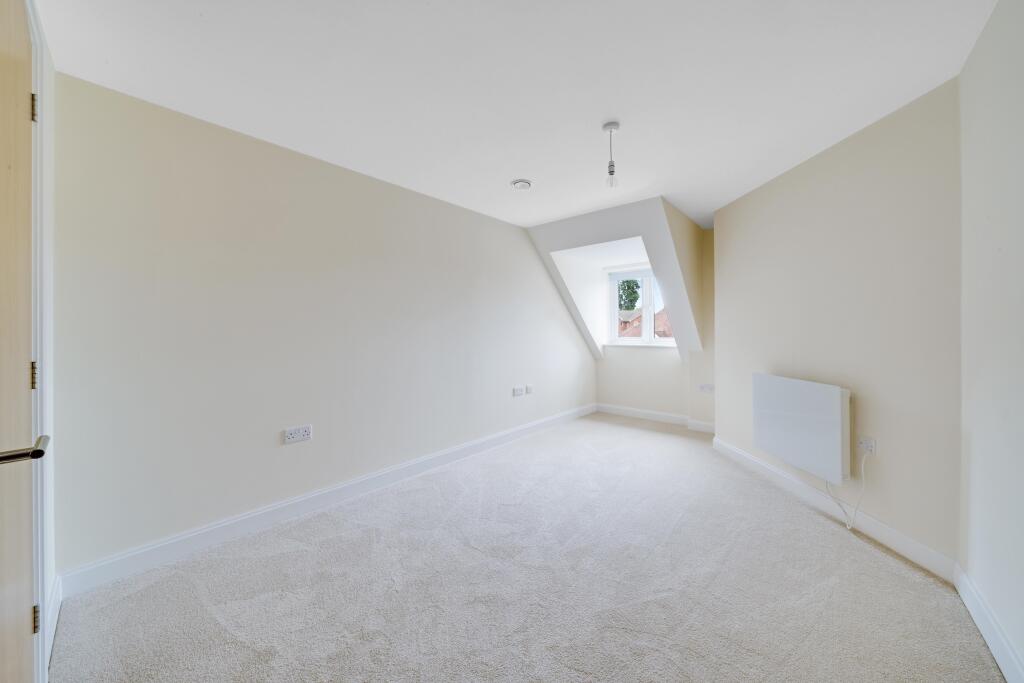 Apartment in Tonbridge - View 3